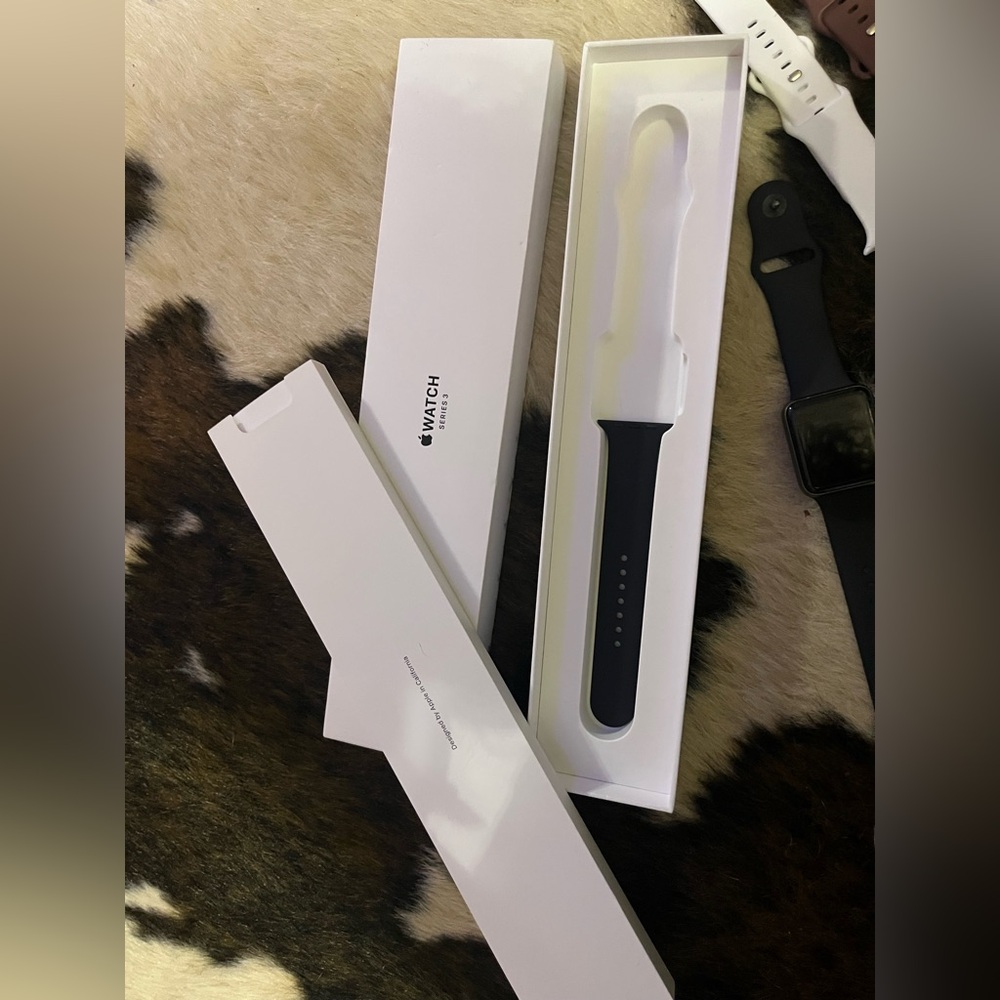 Apple Watch Series 3 42mm - Picture 3 of 5
